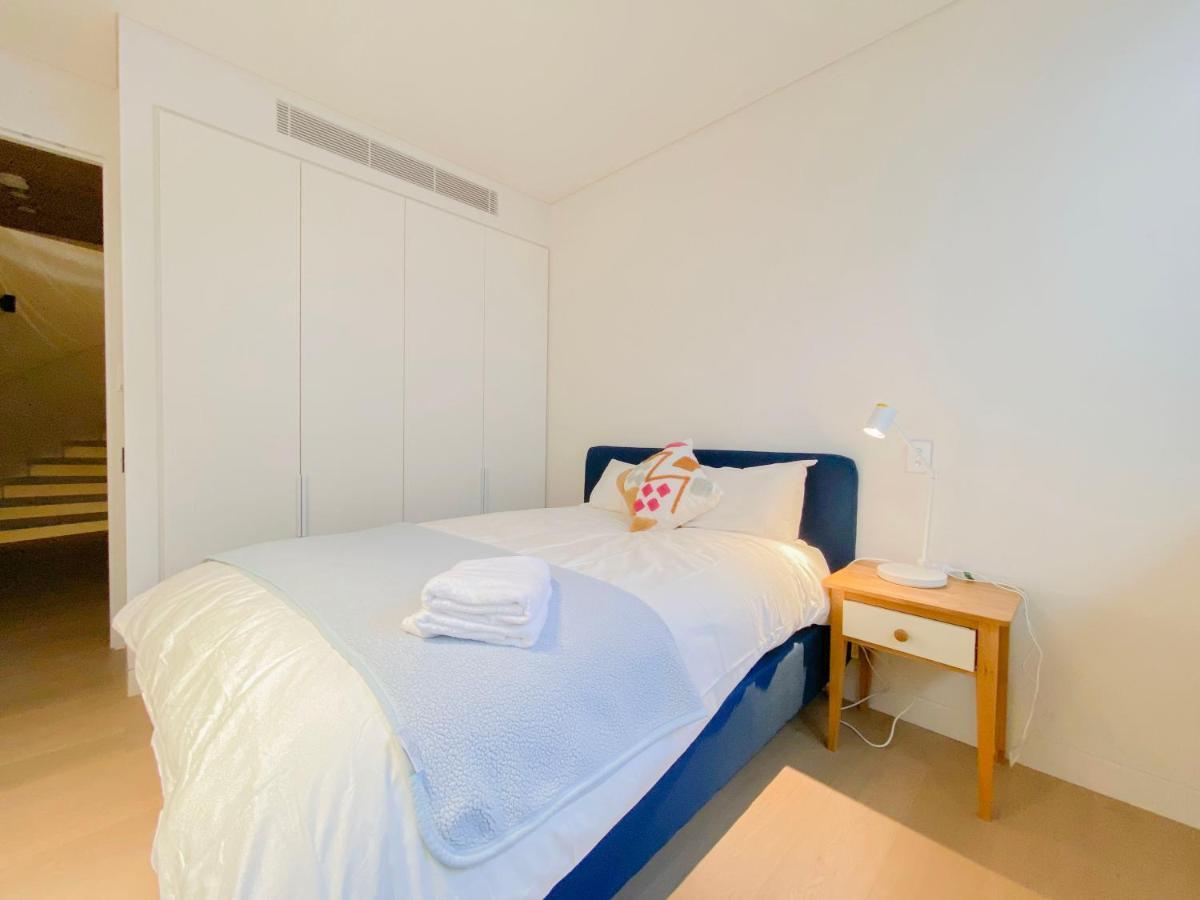 Pyrmont Town House Homestay Сидни Екстериор снимка